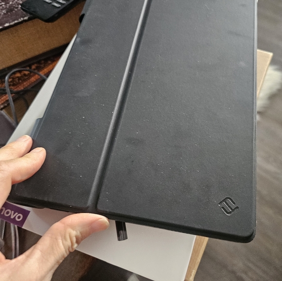 Lenovo yoga tab 11 with Precision pen 2 and case - Picture 5 of 5